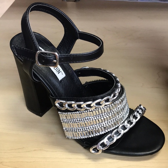 Black Heels - Picture 4 of 7